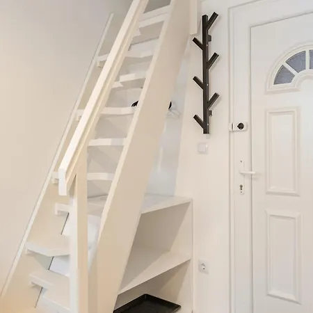 Apartament V *