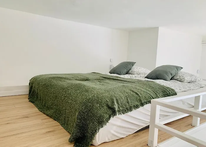 V Apartament