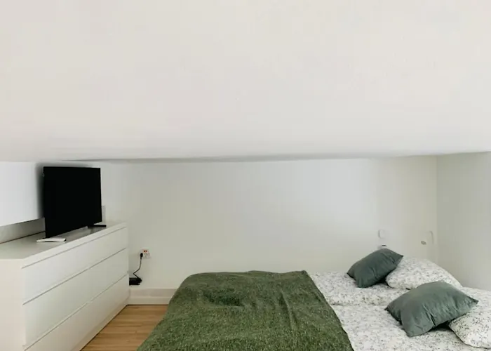 V Apartament