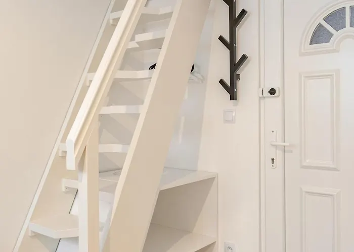 Apartament V *